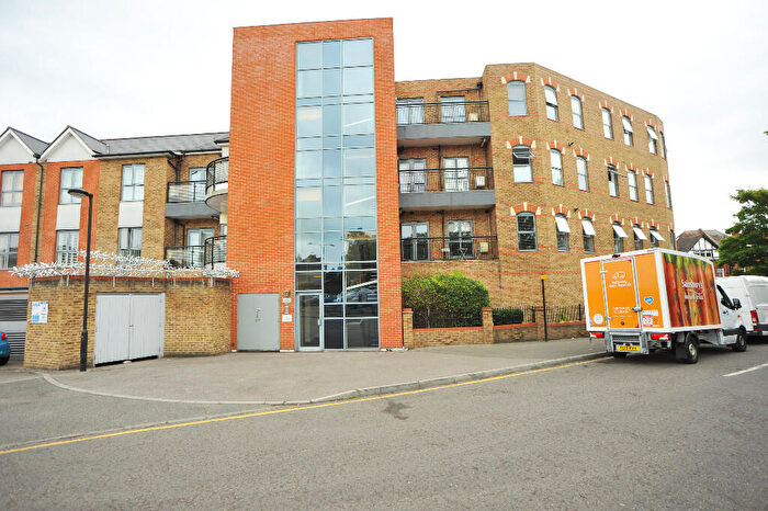 2 Bedroom Flat For Sale In High Road, Woodford Green, Essex, IG8