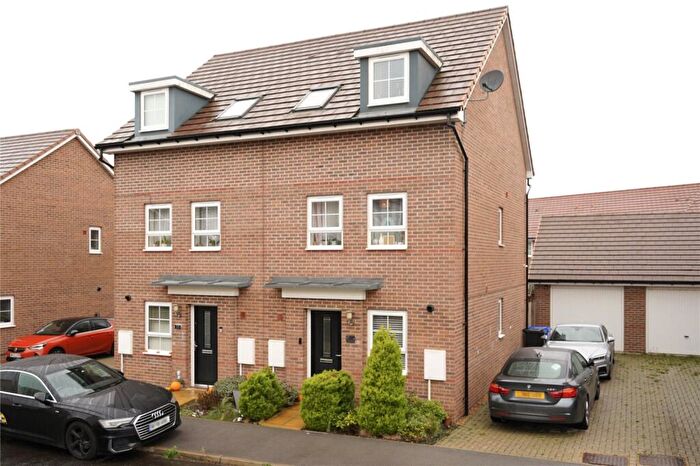 3 Bedroom Semi Detached House For Sale In Chase Avenue, Red Lodge, Bury St. Edmunds, Suffolk, IP28