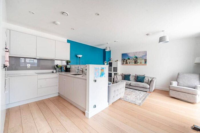 3 Bedroom Semi Detached House For Sale In Oriental Square, Colindale, London, NW9