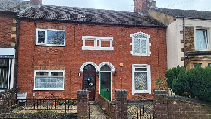 2 Bedroom Terraced House For Sale In Oxford Street, Wellingborough, NN8