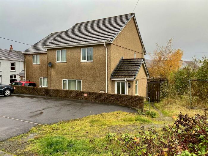 3 Bedroom Semi-Detached House For Sale In Lauderdale Road, Tairgwaith, Ammanford, SA18