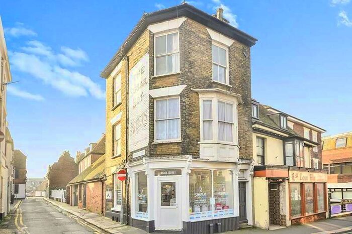 1 Bedroom Maisonette Flat To Rent In Broad Street, Deal, Kent, CT14