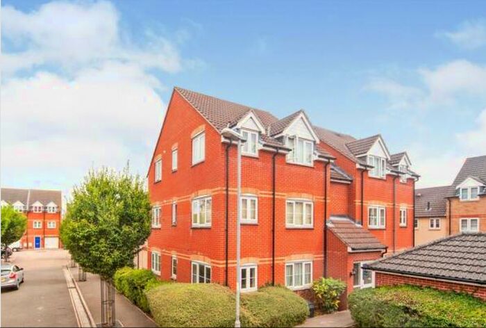 2 Bedroom Flat To Rent In Pollards Way, Taunton, TA1