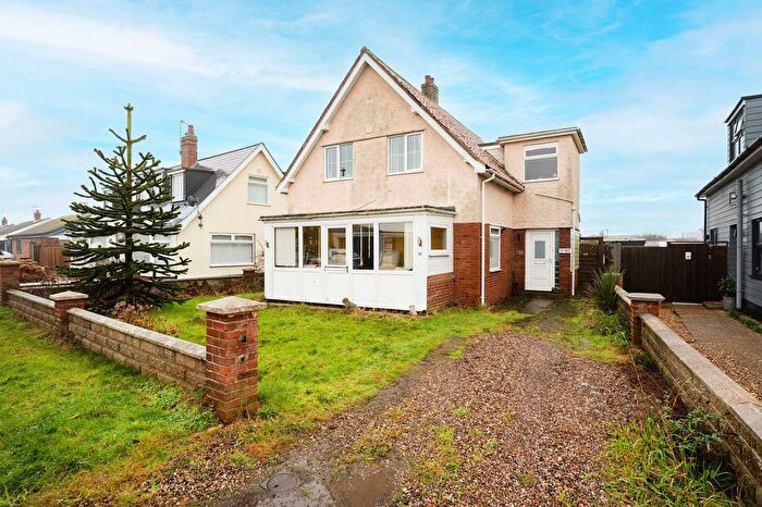 3 Bedroom Detached House For Sale In California Avenue, Scratby, NR29