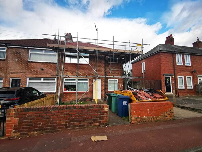 3 Bedroom Flat To Rent In Swinley Gardens, Newcastle Upon Tyne, NE15