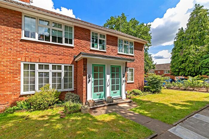 3 Bedroom Maisonette For Sale In Westminster Court, St Albans, AL1