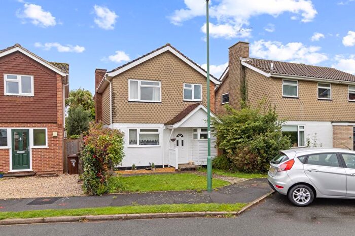 3 Bedroom Detached House For Sale In Paddocks, Bognor Regis, PO22