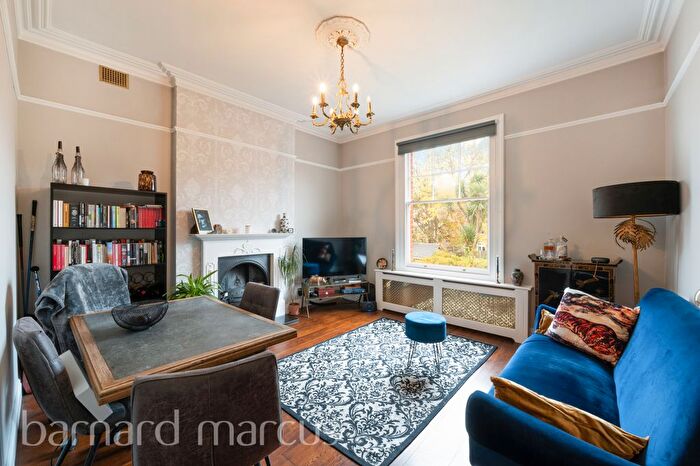1 Bedroom Flat To Rent In Parklands, Berrylands, Surbiton, KT5