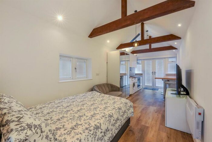 Studio To Rent In Croydon Lane, Banstead, SM7