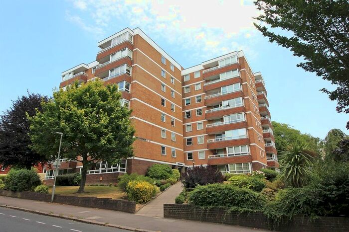 2 Bedroom Flat For Sale In Preston Park Avenue, Brighton, BN1