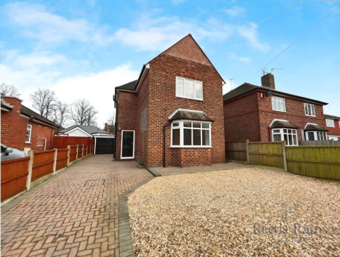 3 Bedroom Detached House To Rent In West Avenue, Stoke-on-Trent, Staffordshire, ST4