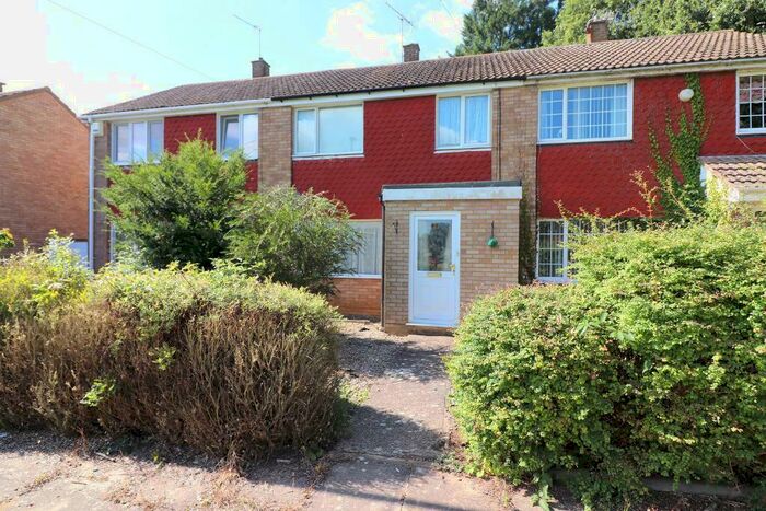 3 Bedroom Terraced House To Rent In Handcross Road, Luton, Bedfordshire, LU2