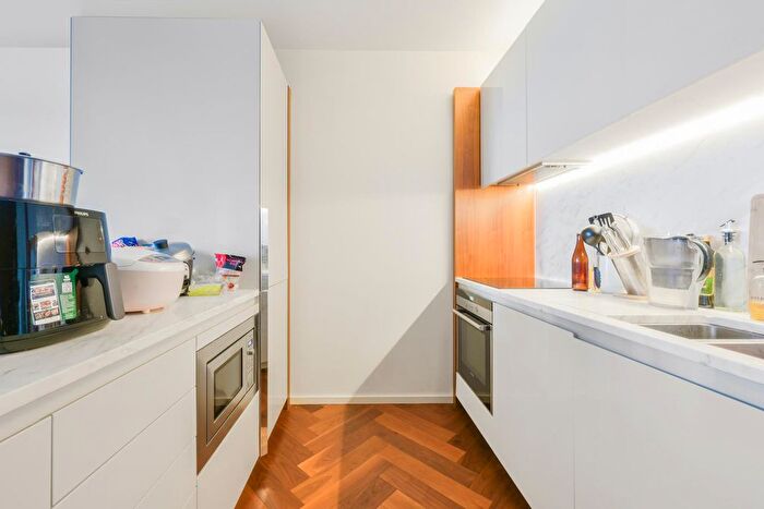 1 Bedroom Flat To Rent In Ambassador Building, Embassy Gardens, Nine Elms, SW11