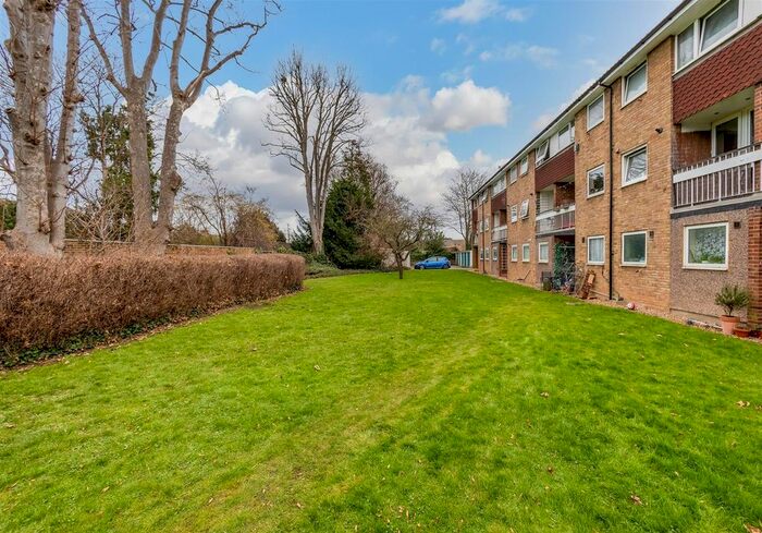 2 Bedroom Flat To Rent In Weymouth Court, Grange Road, Sutton, SM2
