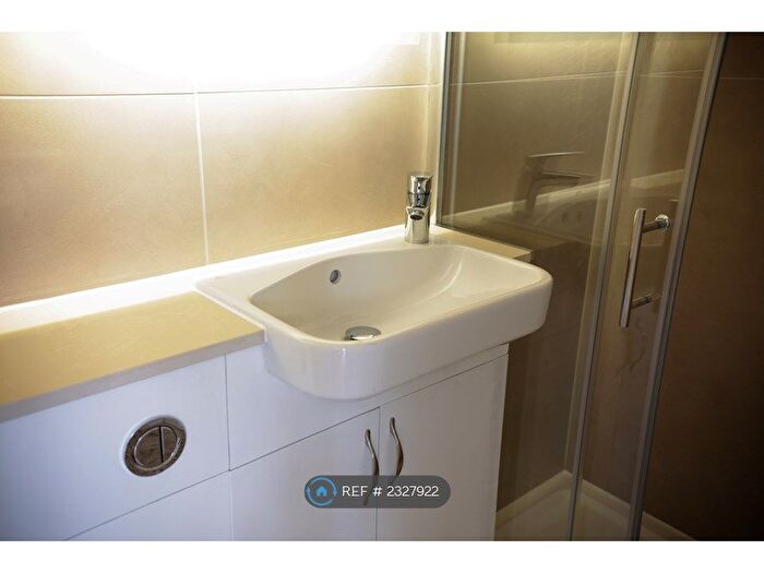 2 Bedroom Flat To Rent In Cornwall Road, London, N4