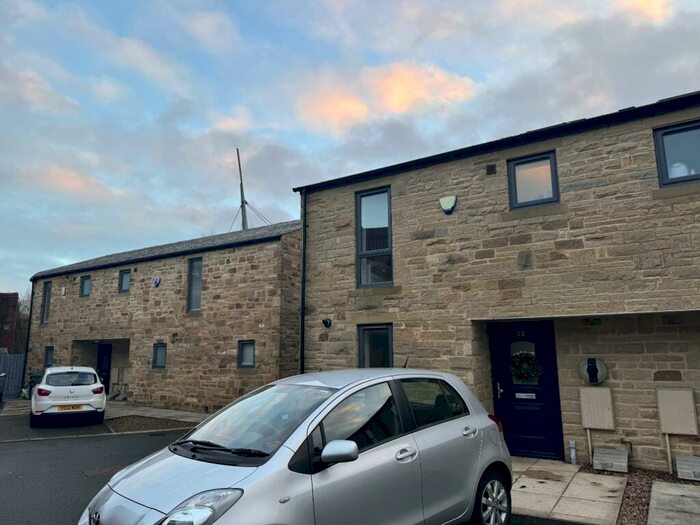 3 Bedroom End Of Terrace House To Rent In Owens Quay, Bingley, BD16