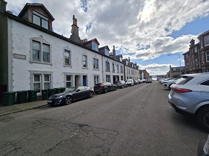 2 Bedroom Flat To Rent In Flat / John Street Helensburgh, G84