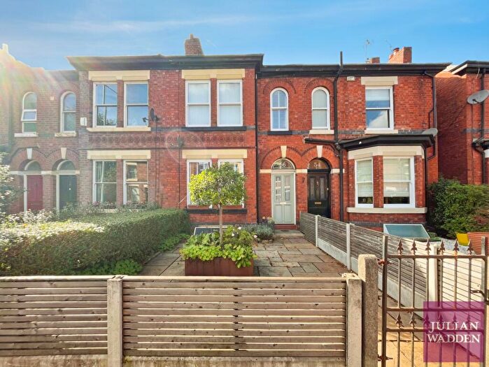 3 Bedroom Terraced House For Sale In Bramhall Lane, Davenport, Stockport, SK2