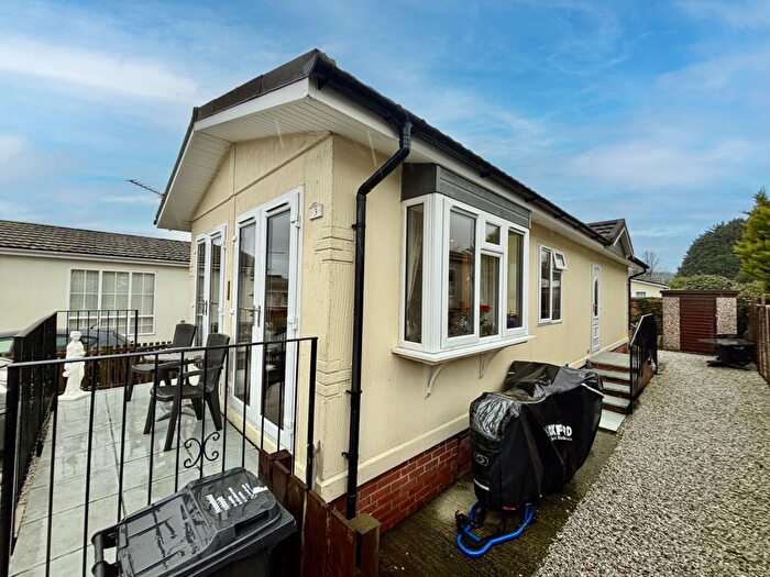 2 Bedroom Bungalow For Sale In Eastern Green Park Three, TR18