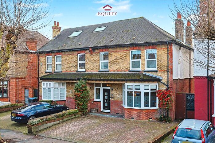 4 Bedroom Semi Detached House For Sale In Park Avenue, Enfield, EN1