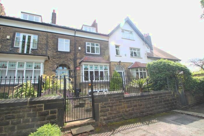 2 Bedroom Flat To Rent In Buckstone Drive, Rawdon, Leeds, West Yorkshire, LS19