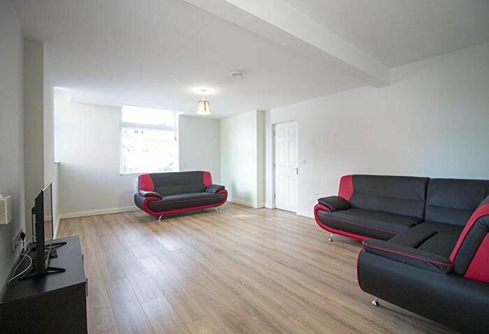 8 Bedroom Semi-Detached House To Rent In Nags Head Mansfield Road, Nottingham, NG1