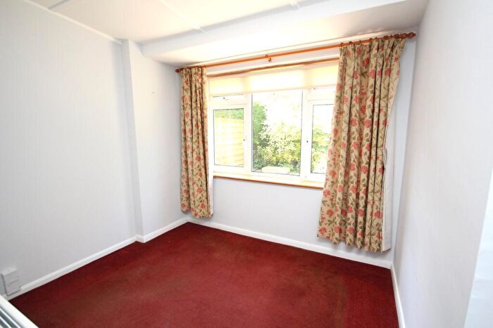 4 Bedroom Semi-Detached House For Sale In Norton Way South, Letchworth Garden City, SG6