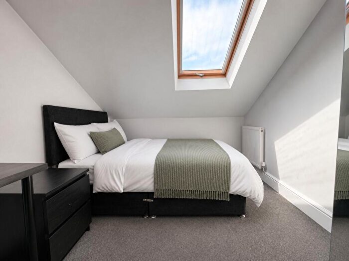3 Bedroom Apartment To Rent In Flat, Millicent Road, West Bridgford, Nottingham, NG2