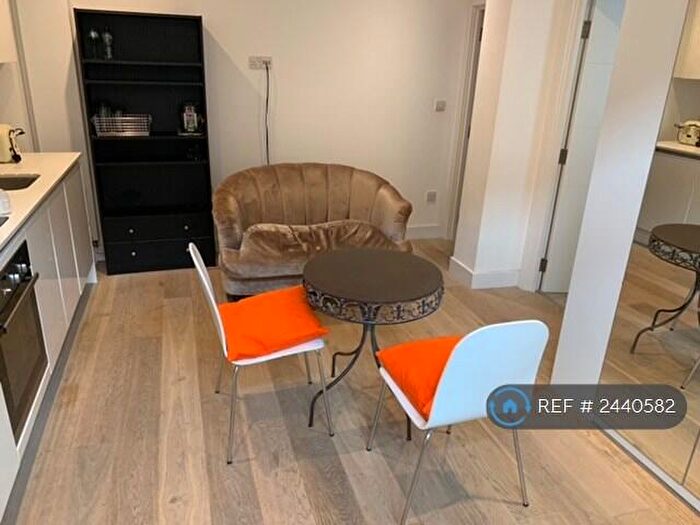 1 Bedroom Flat To Rent In Dod Street, London, E14