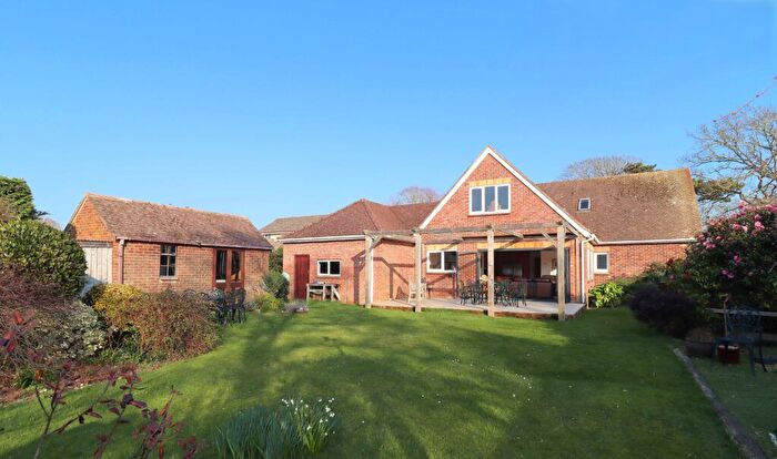 4 Bedroom Detached House For Sale In Staunton Avenue, Hayling Island, PO11