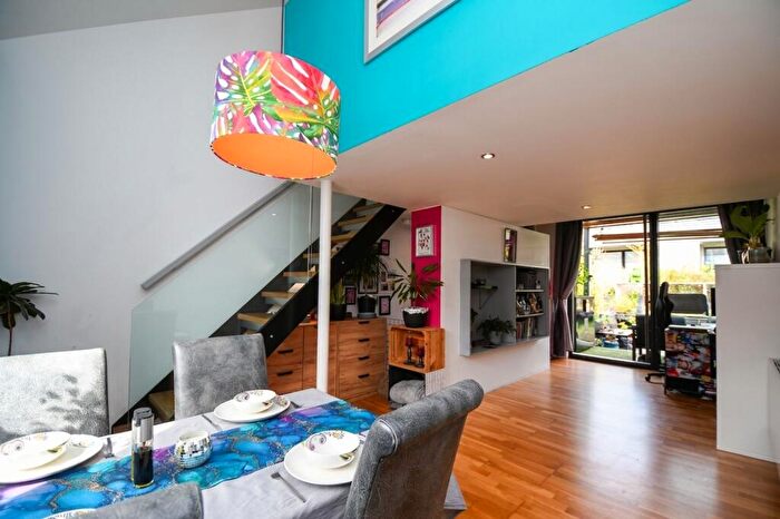 3 Bedroom Terraced House For Sale In Reservoir Street, Salford, M6