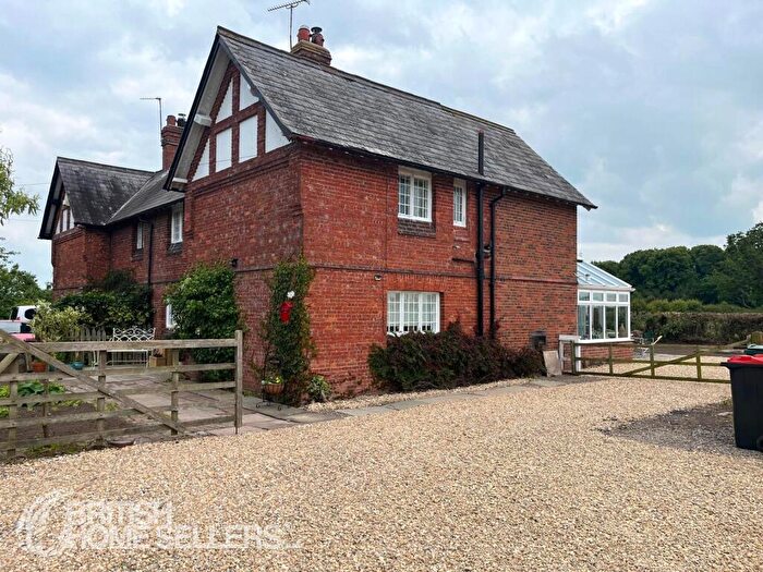 3 Bedroom Semi-Detached House For Sale In Welsh Road, Gorstella, Dodleston, Chester, CH4