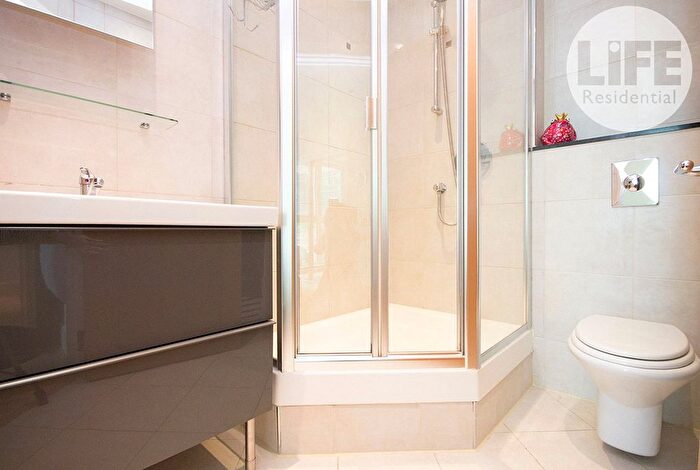 2 Bedroom Flat To Rent In Fountain House, St George Wharf, London, SW8