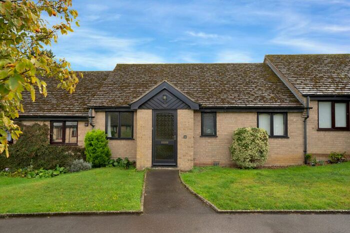2 Bedroom Retirement Property For Sale In The Walled Garden, Tixover, Stamford, PE9