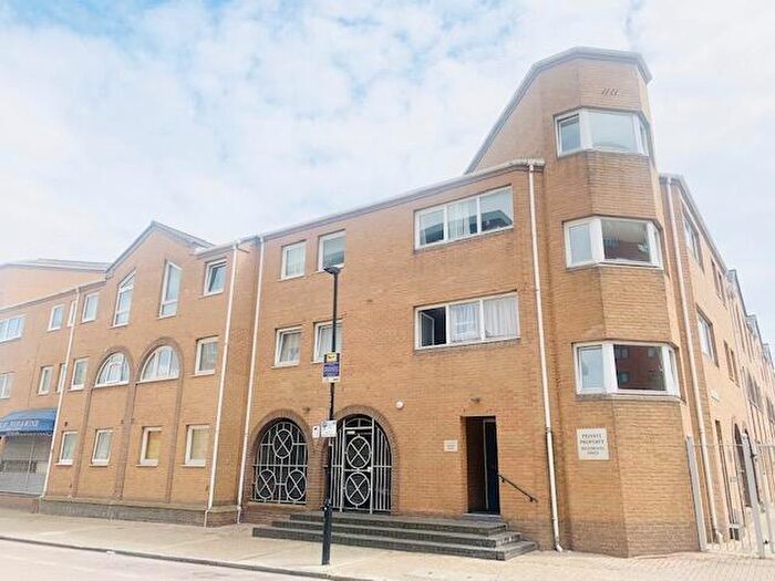 2 Bedroom Flat To Rent In Westferry Road, London, E14
