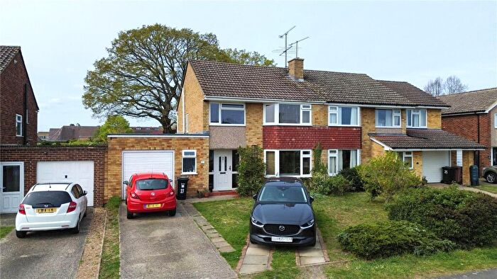 3 Bedroom Semi Detached House For Sale In Arundel Road, Woodley, Reading, Berkshire, RG5
