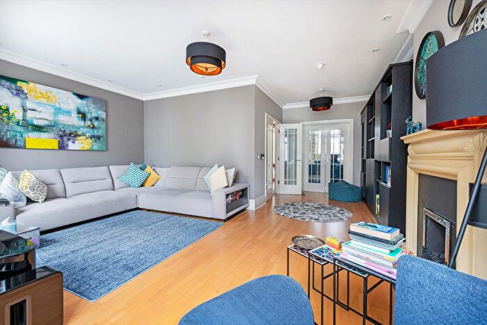 4 Bedroom Terraced House To Rent In Kelsall Mews, Richmond, TW9