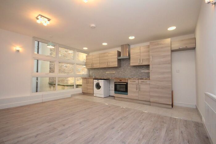 2 Bedroom Flat To Rent In Hackney Road, London, E2