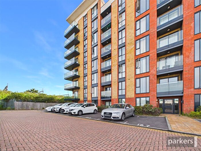 2 Bedroom Apartment To Rent In Oscar Wilde Road, Reading, Berkshire, RG1