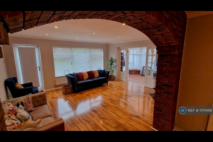 4 Bedroom Detached House To Rent In Alcott Lane, Birmingham, B37