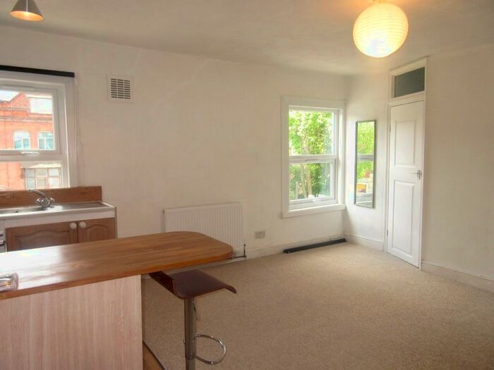 Studio To Rent In Archway Road, London, N6