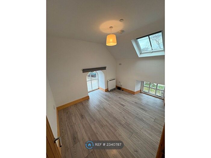 1 Bedroom Flat To Rent In Capel Moriah, Cerrigydrudion, LL21