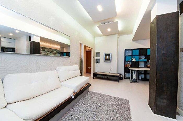 1 Bedroom Apartment To Rent In Park Road, Baker Street, London, NW1