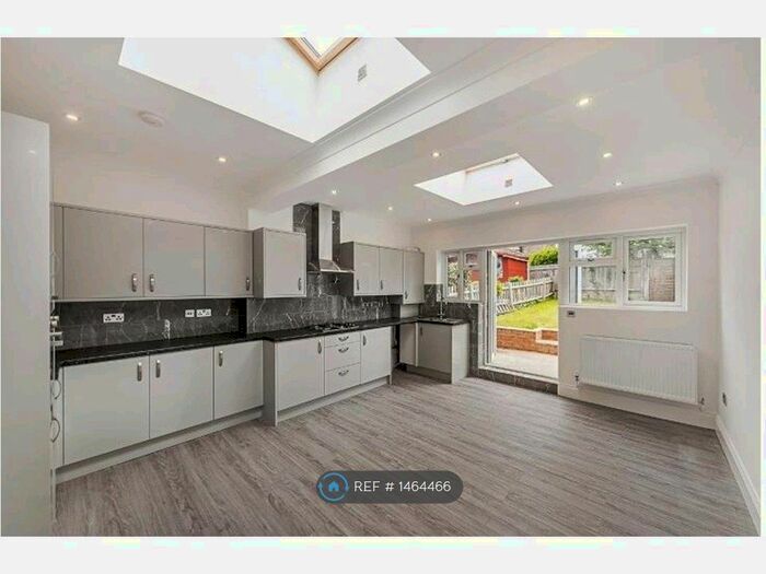 2 Bedroom Terraced House To Rent In Howberry Road, Thornton Heath, CR7