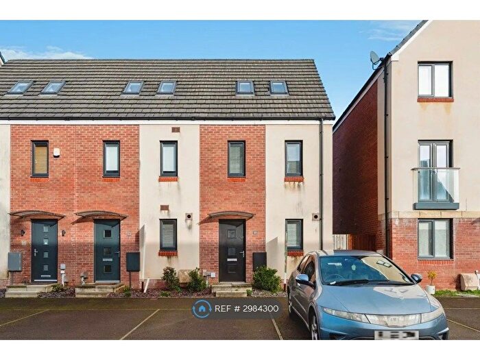 3 Bedroom End Of Terrace House To Rent In Golwg Y Garreg Wen, Swansea, SA1