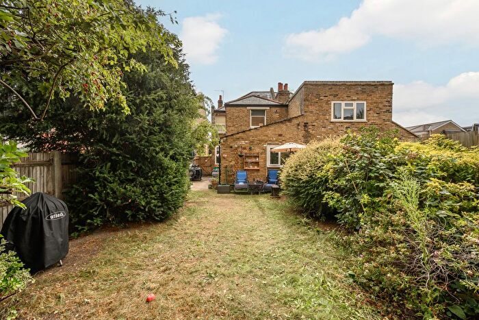 2 Bedroom Flat For Sale In Griffiths Road, Wimbledon, London, SW19