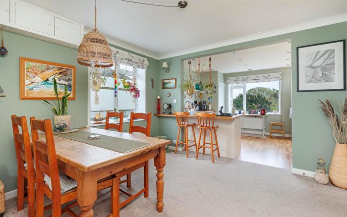 3 Bedroom Detached Bungalow For Sale In Well Presented Beautiful Bungalow - Rew Street, Cowes, PO31