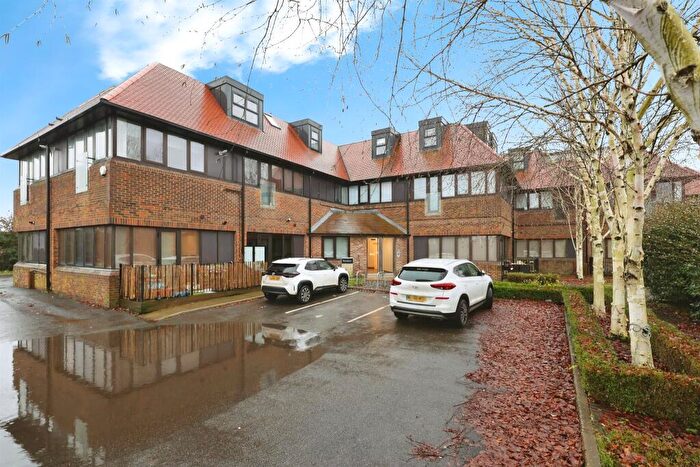 1 Bedroom Flat For Sale In Oxford Road, Stokenchurch, High Wycombe, HP14