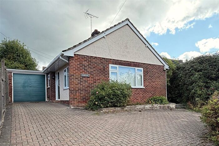 2 Bedroom Bungalow For Sale In Ashmore Green, Thatcham, Berkshire, RG18