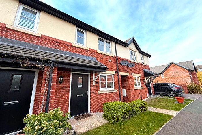 2 Bedroom Mews To Rent In Dixon Drive, Helsby, Helsby, WA6